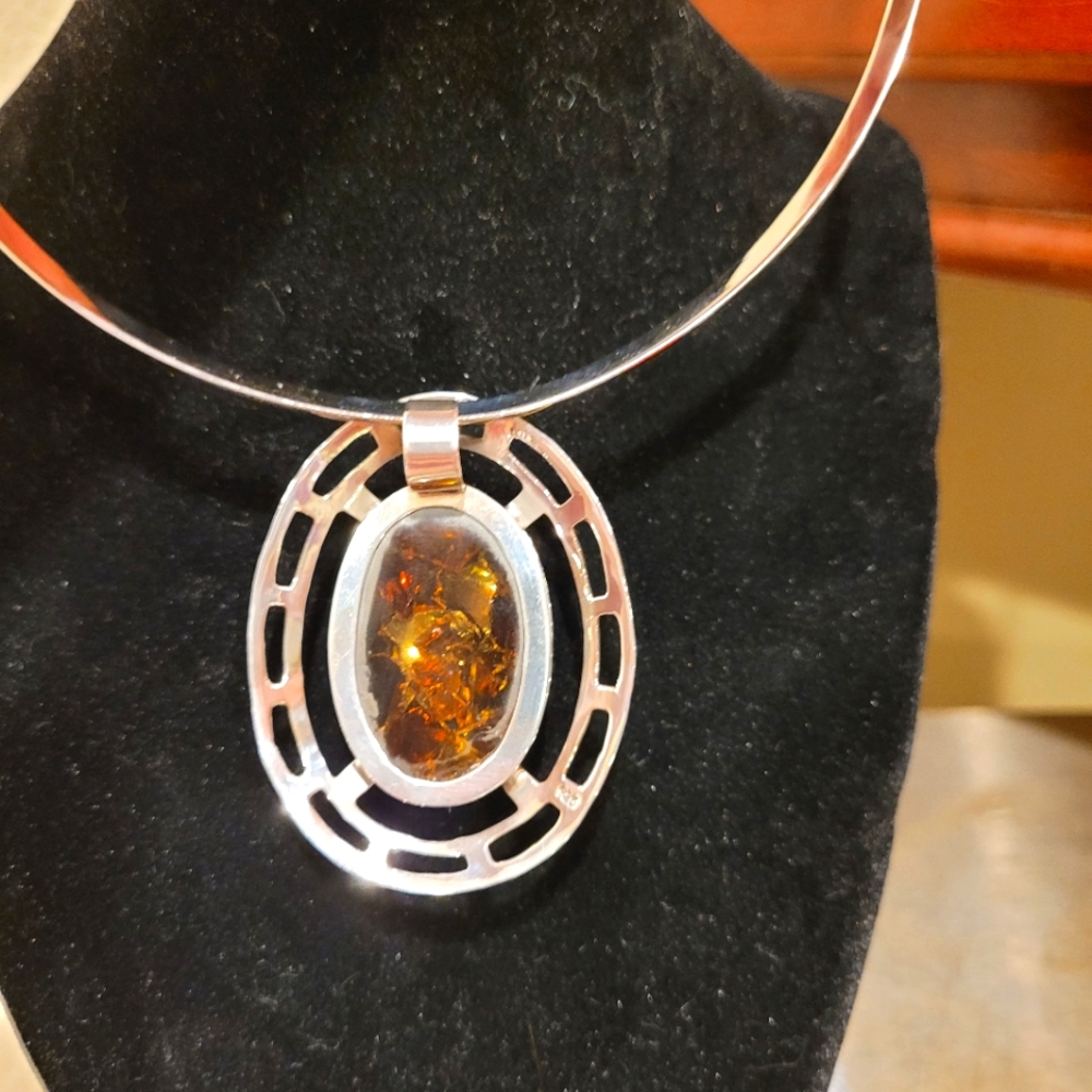 Genuine Amber Silver Pendant - Picture 11 of 12